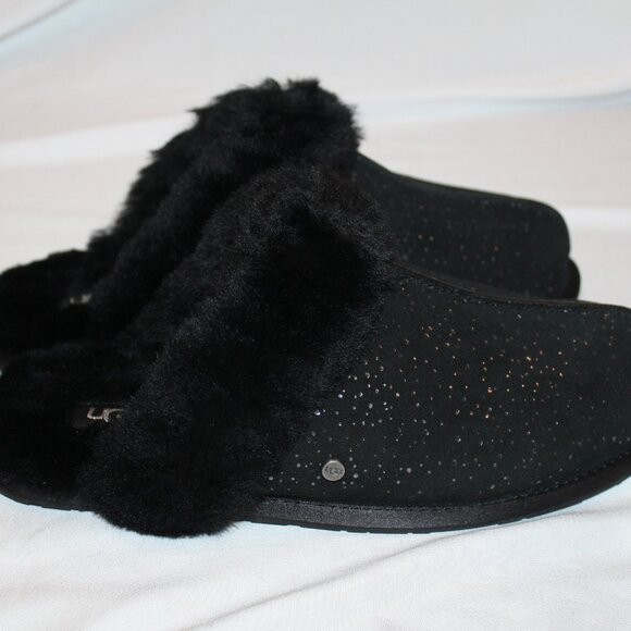 NIB UGG WOMEN'S SCUFFETTE METALLIC SPOTS BLACK SUEDE SHEARLING LINED SLIPPERS - Picture 3 of 8